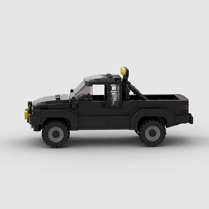 Toyota Hilux 1985 | "Back to the Future"
